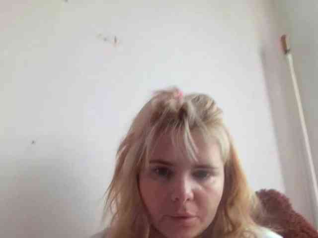 ElenaPleasure webcam