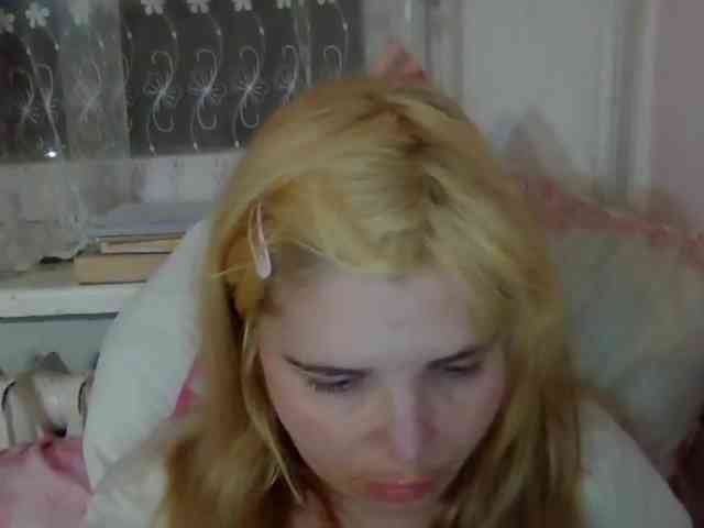 ElenaPleasure webcam