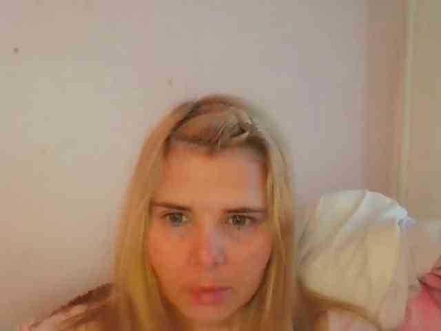 ElenaPleasure webcam