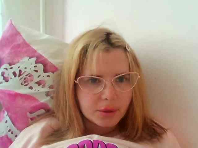 ElenaPleasure webcam