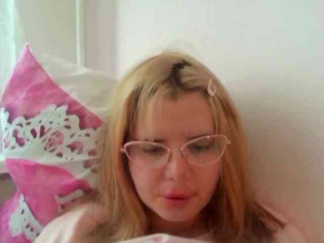 ElenaPleasure webcam