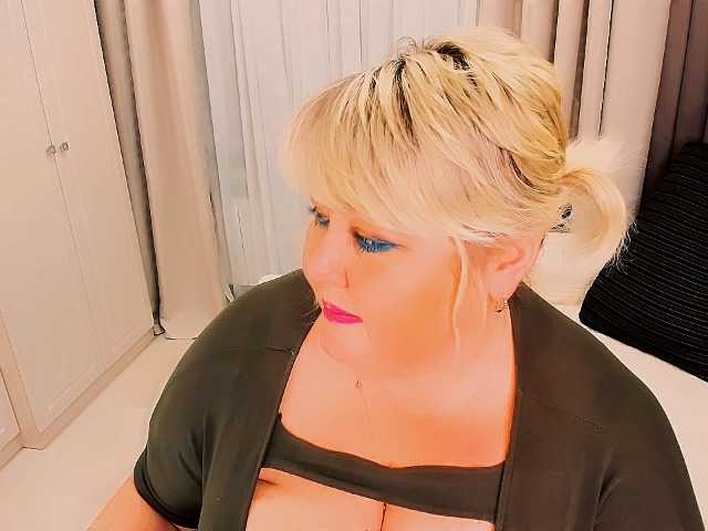  XBIGTITSXX chat room