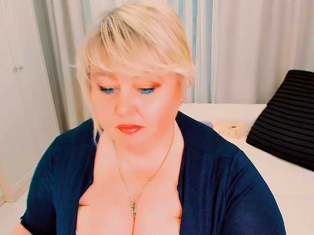 XBIGTITSXX's BongaCams show and profile