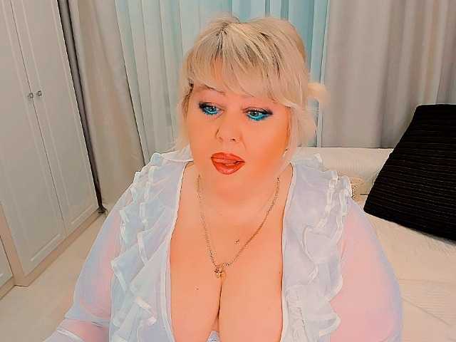 XBIGTITSXX's BongaCams show and profile