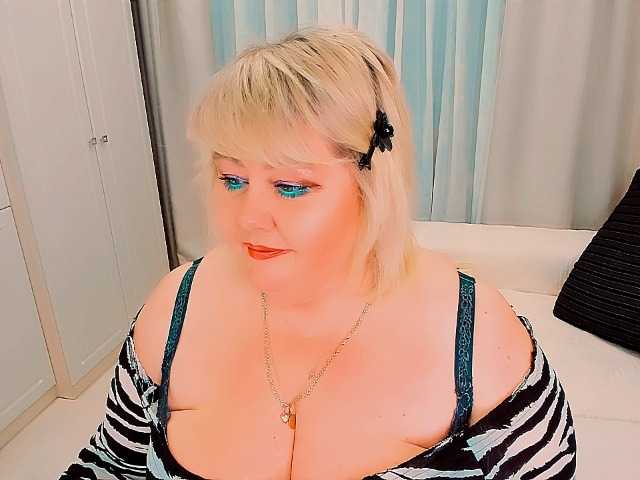 XBIGTITSXX's BongaCams show and profile