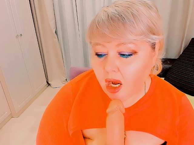 XBIGTITSXX's BongaCams show and profile