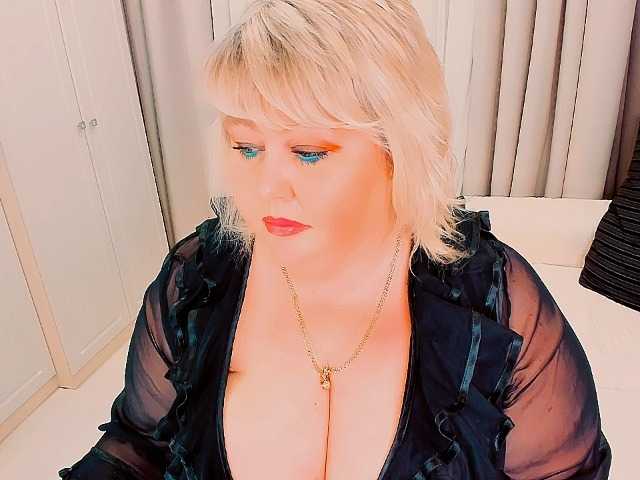 XBIGTITSXX's BongaCams show and profile