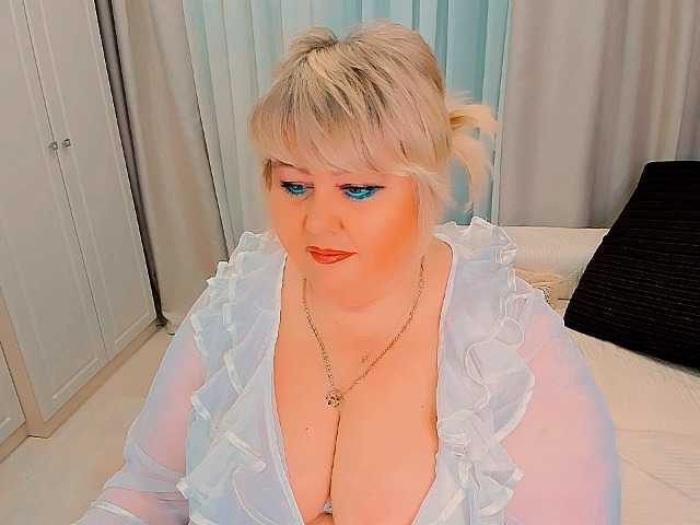 XBIGTITSXX's BongaCams show and profile