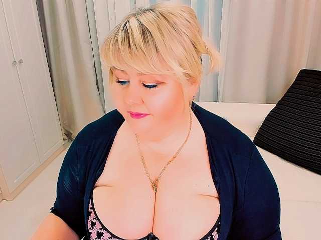 XBIGTITSXX's BongaCams show and profile