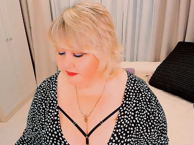 XBIGTITSXX's BongaCams show and profile