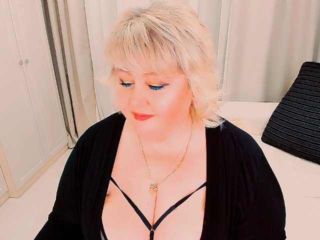 XBIGTITSXX's BongaCams show and profile