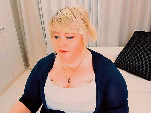 XBIGTITSXX's BongaCams show and profile