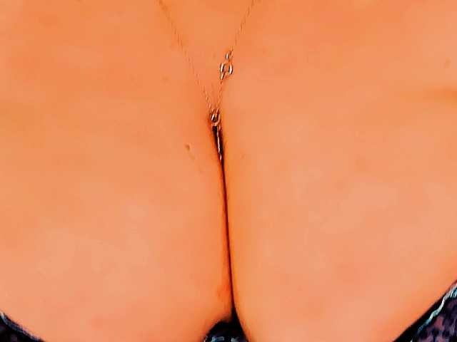 XBIGTITSXX's BongaCams show and profile