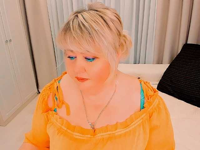 le modèle XBIGTITSXX est en webcam porno dans un show sur le site bongacams, il possède les tags suivants: White/Caucasian,Blonde,Shaved