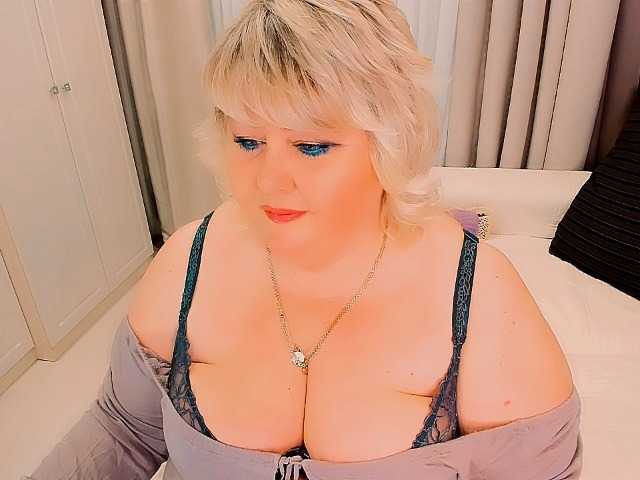 XBIGTITSXX's BongaCams show and profile