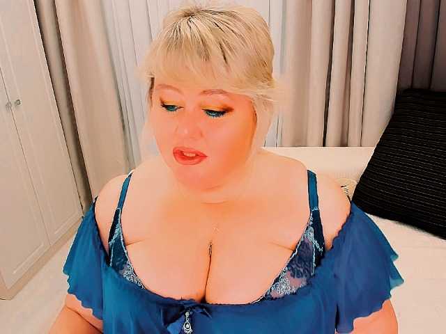 XBIGTITSXX's BongaCams show and profile