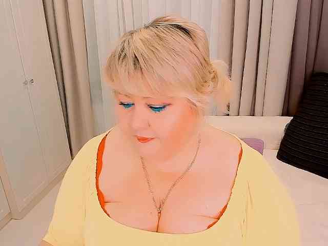 XBIGTITSXX webcam