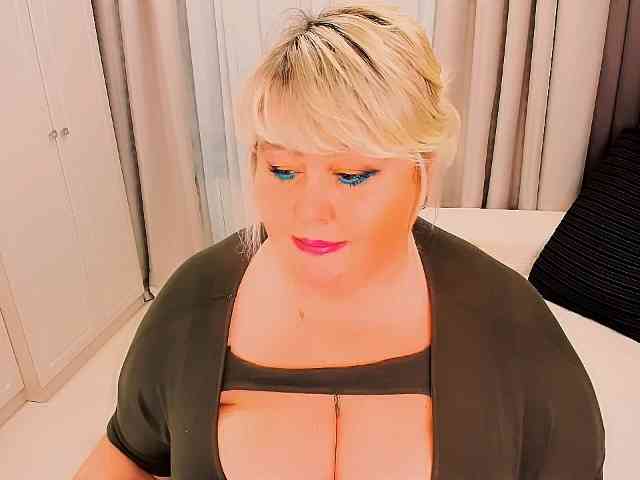 XBIGTITSXX webcam