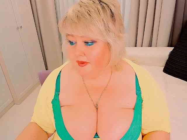 XBIGTITSXX webcam