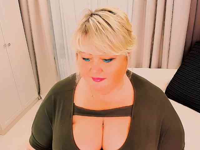 XBIGTITSXX webcam