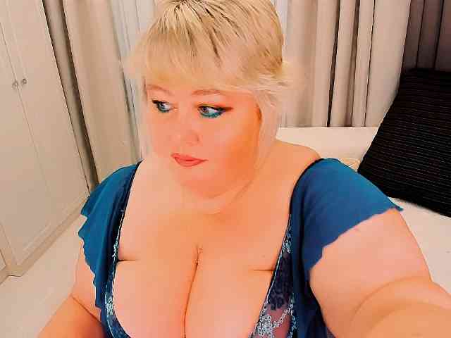 XBIGTITSXX webcam