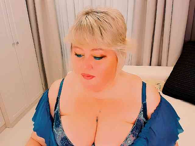 XBIGTITSXX webcam