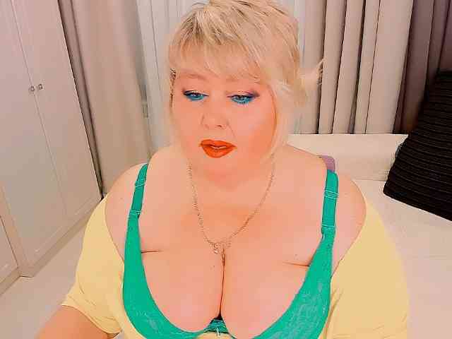 XBIGTITSXX webcam