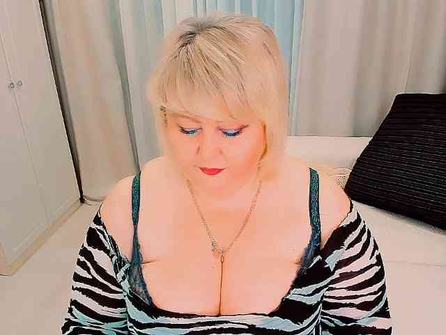 XBIGTITSXX Live Webcam on BongaCams