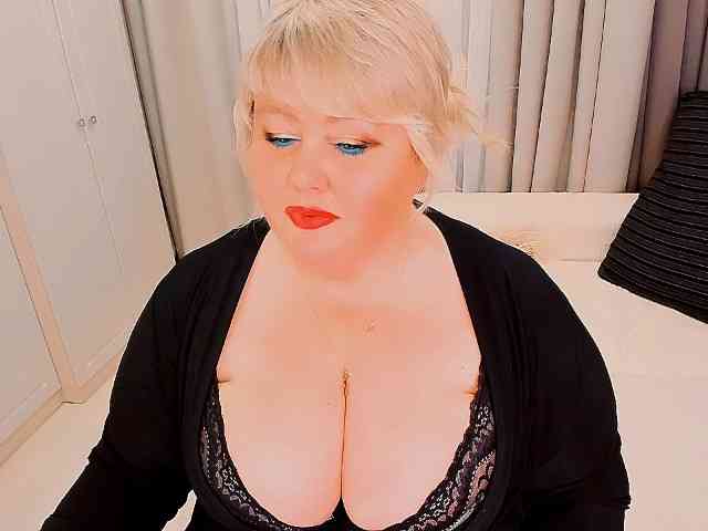 XBIGTITSXX Live Webcam on BongaCams