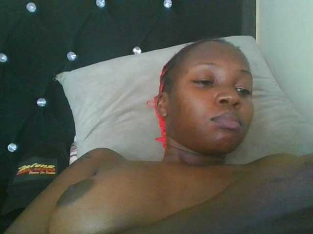 Brendaa25 webcam bongacams model stream image