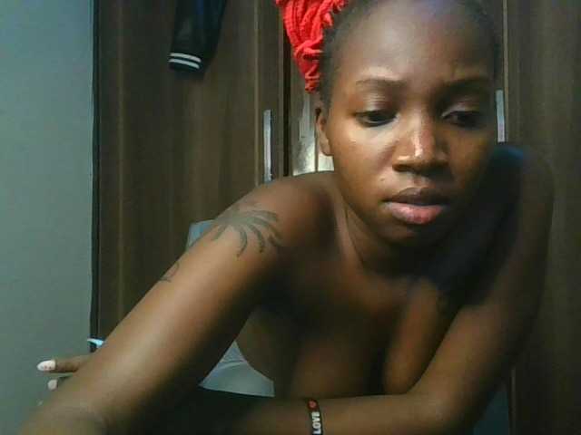 Brendaa25 Live Cam on BongaCams