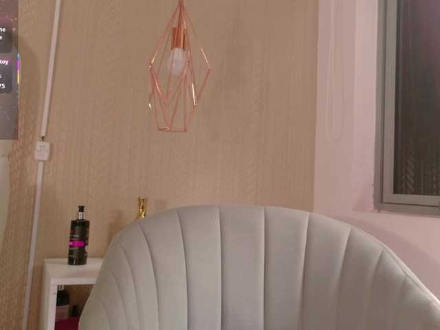 ARI-FLAME – webcam model profile photo