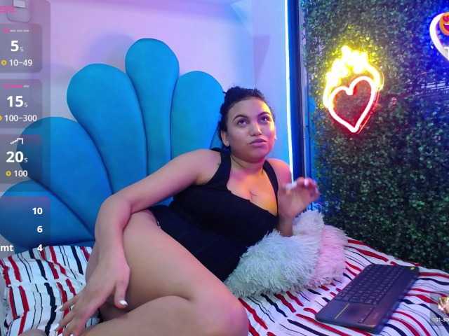 valeria-martinez19's BongaCams show and profile