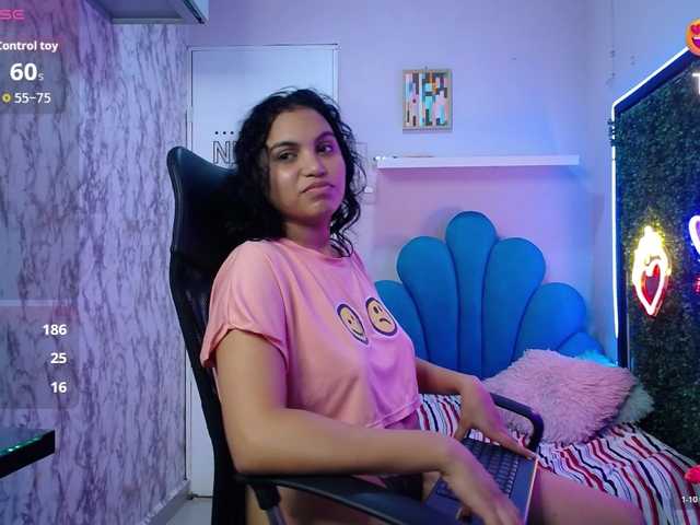 valeria-martinez19's BongaCams show and profile