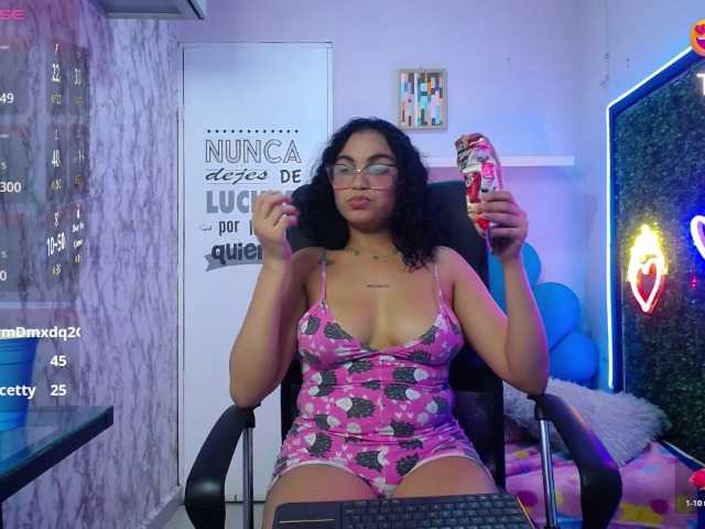 valeria-martinez19's BongaCams show and profile