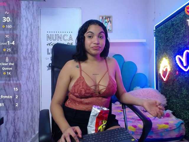 valeria-martinez19's BongaCams show and profile