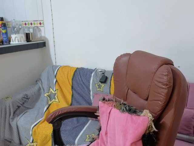 cardi-09's BongaCams show and profile