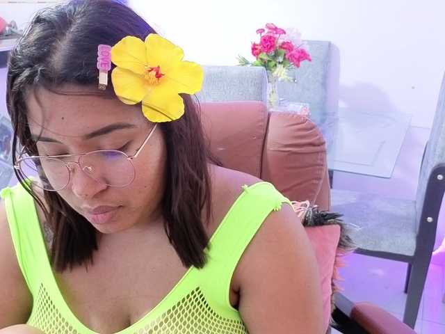 cardi-09's BongaCams show and profile