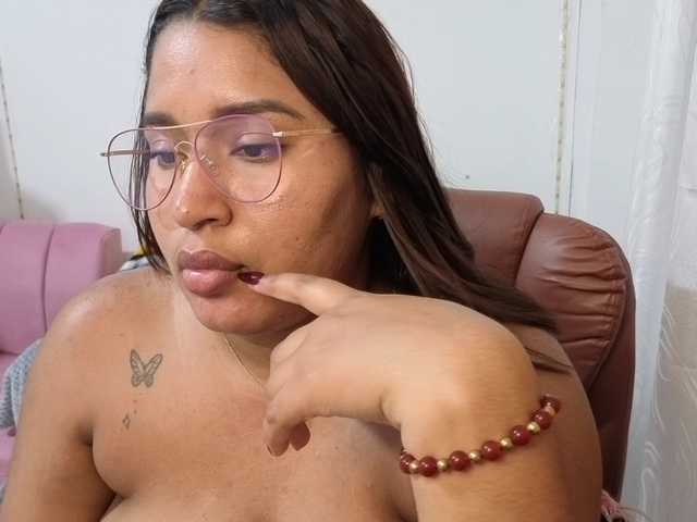 cardi-09's BongaCams show and profile