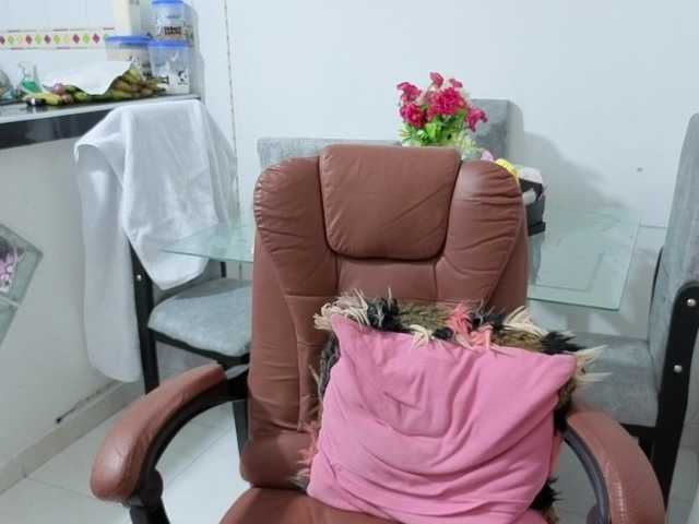 cardi-09's BongaCams show and profile