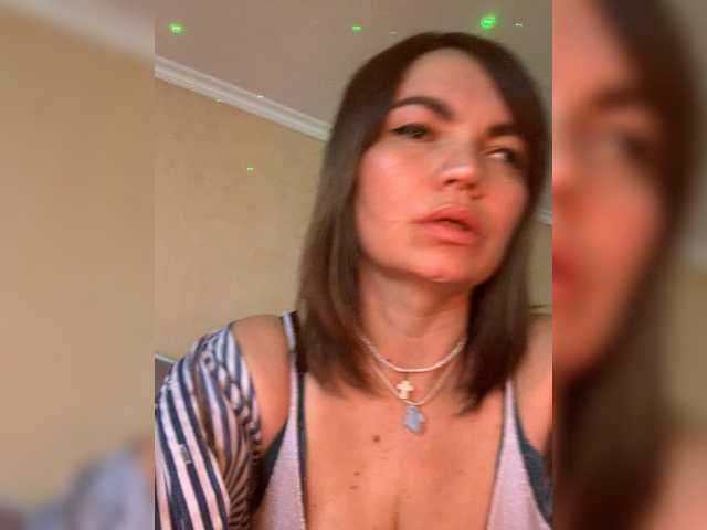 ElizavetaCream's BongaCams show and profile