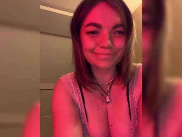 ElizavetaCream webcam