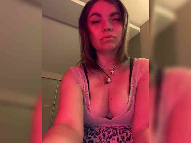 ElizavetaCream webcam