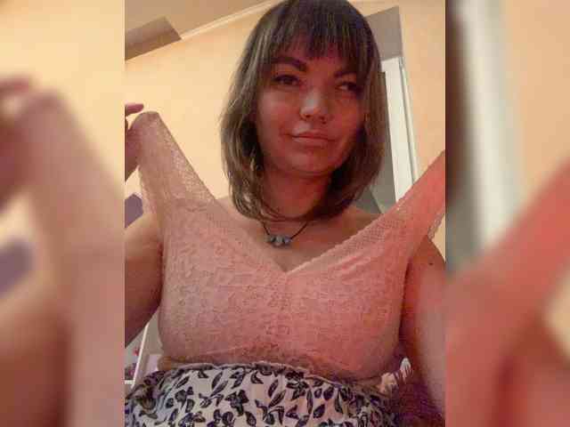 ElizavetaCream webcam