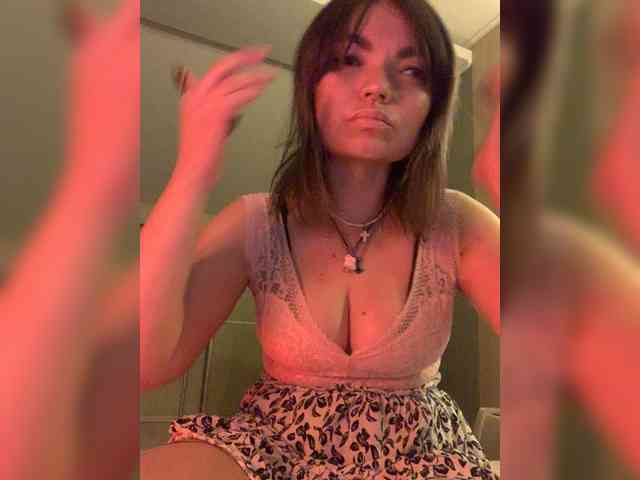 ElizavetaCream webcam