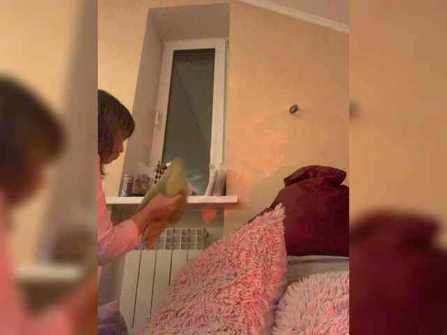 ElizavetaCream webcam