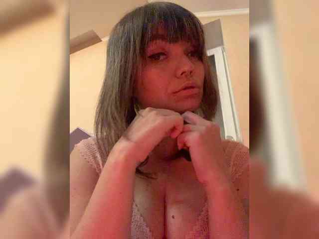 ElizavetaCream webcam