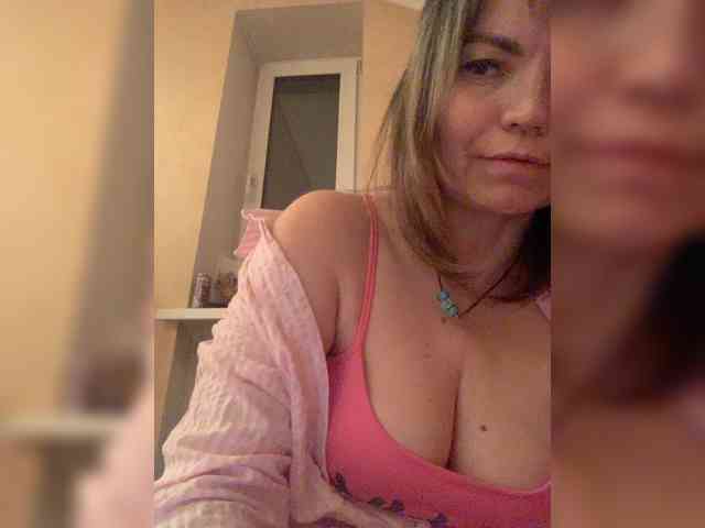 ElizavetaCream webcam