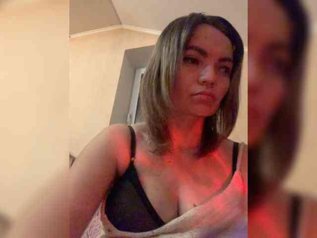 ElizavetaCream webcam