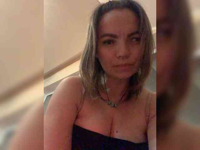 ElizavetaCream webcam